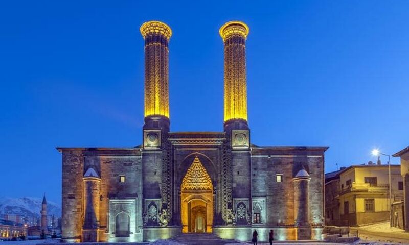 Doğu Ekspresi Rotası: Van,Kars,Erzurum,Palandöken Turu(4 Gece otel konaklaması)